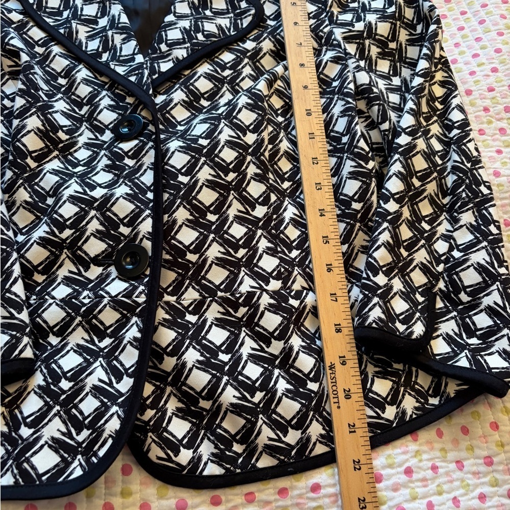JM Collection Black and White Patterned Jacket Crop Jacket-Size 14P - Picture 6 of 7